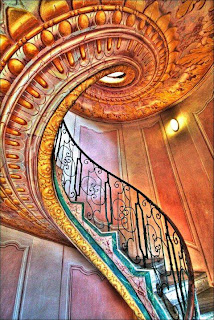 LAS COLECCIONES DE MI VIDA: Escaleras de Caracol,